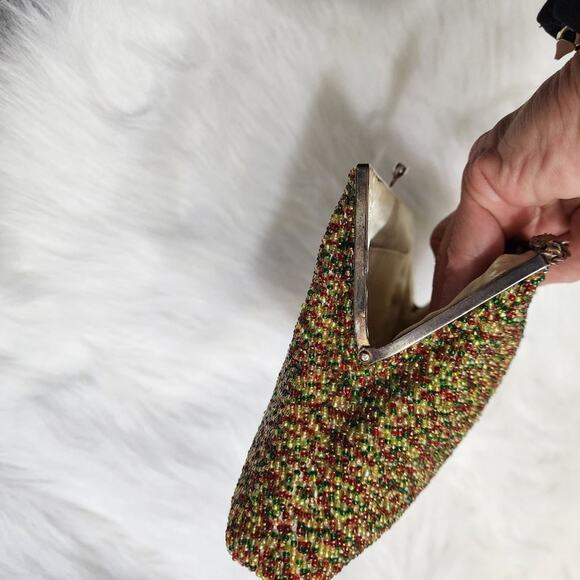 Vintage unbranded glass seed beaded gold, red & green clutch chain handle purse - Picture 4 of 16